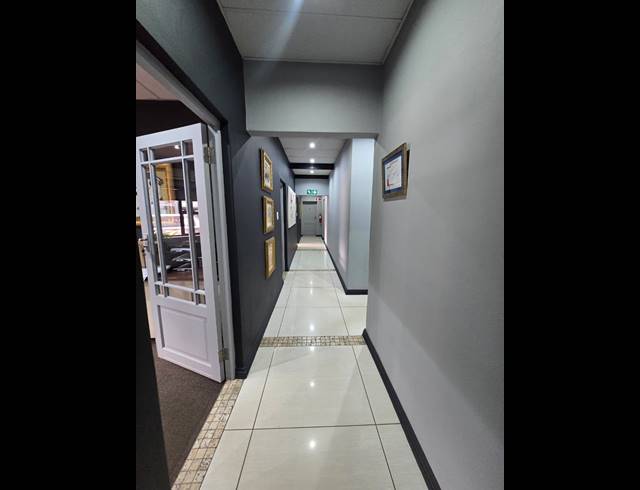 1,875M² BUSINESS FOR SALE IN THREE RIVERS